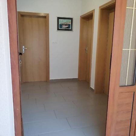 Ena Apartamento Turanj Exterior foto