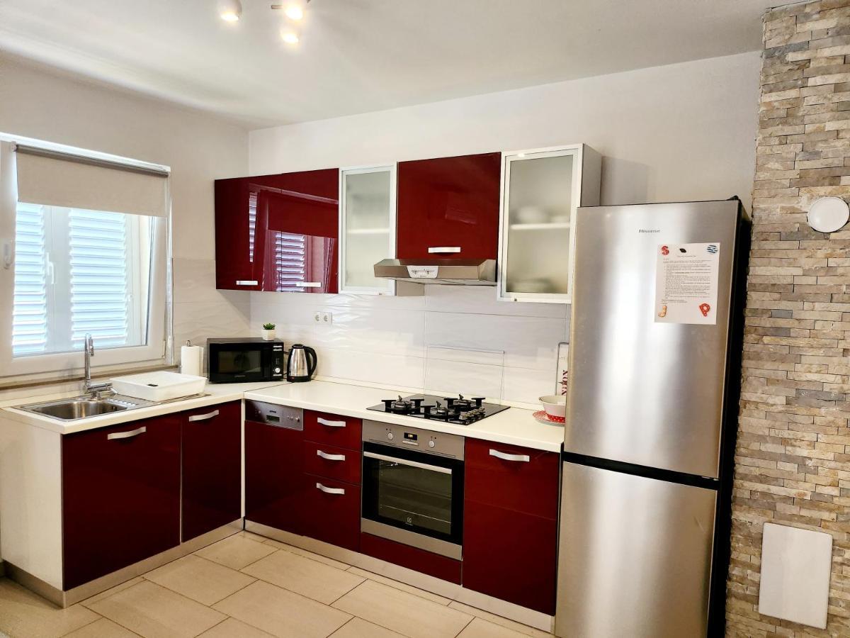 Ena Apartamento Turanj Exterior foto