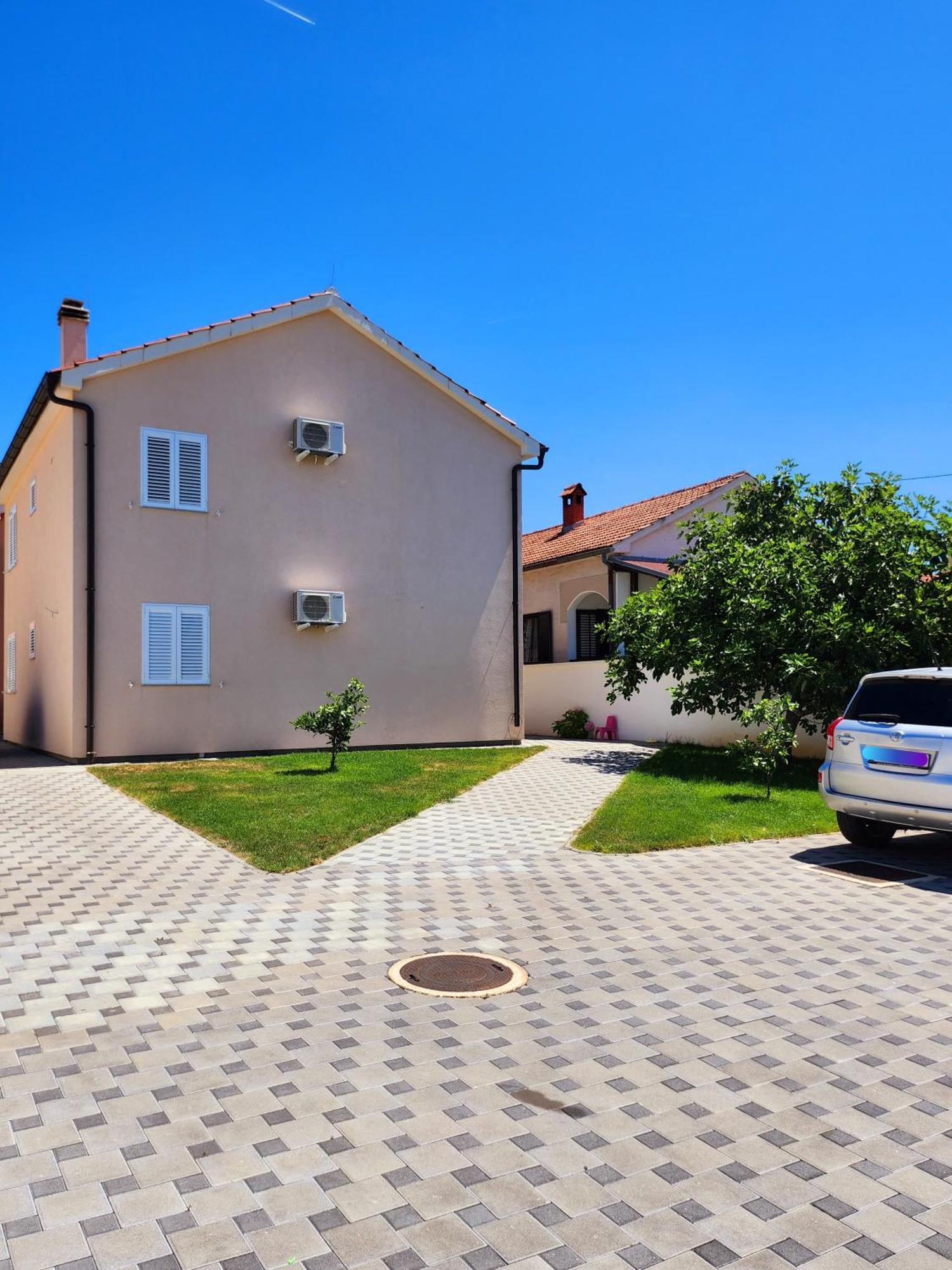 Ena Apartamento Turanj Exterior foto